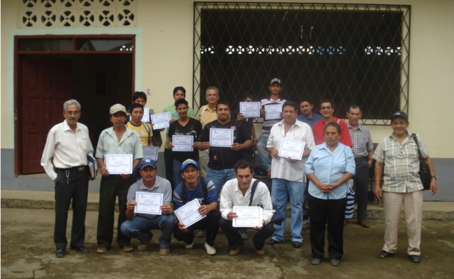 TALLER DE CAPACITACION A LOS REPRESENTANTES DE ORGANIZACIONES CAMPESINAS PRODUCTORAS DE CACAO - AZUAY